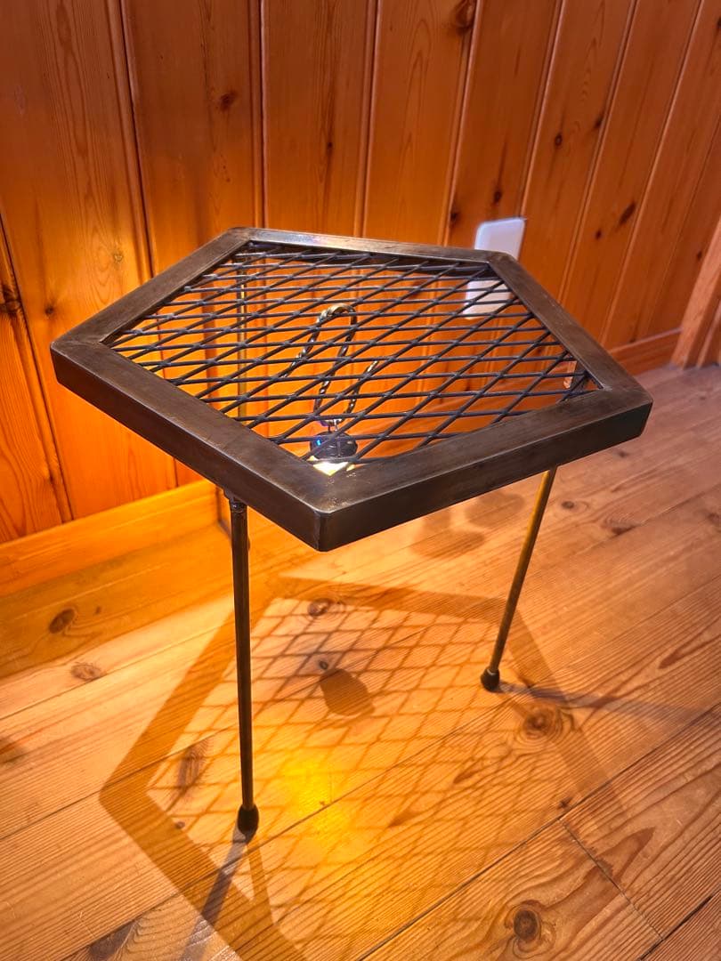 ペンタゴンテーブル　サイドテーブル　什器　アガベ棚　アイアンテーブル