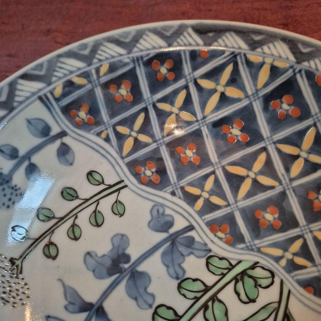 有田焼　6代走波　染錦草花文　20cm