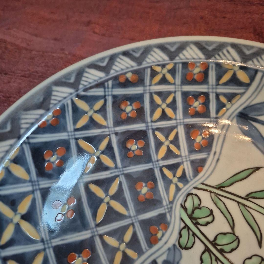 有田焼　6代走波　染錦草花文　20cm