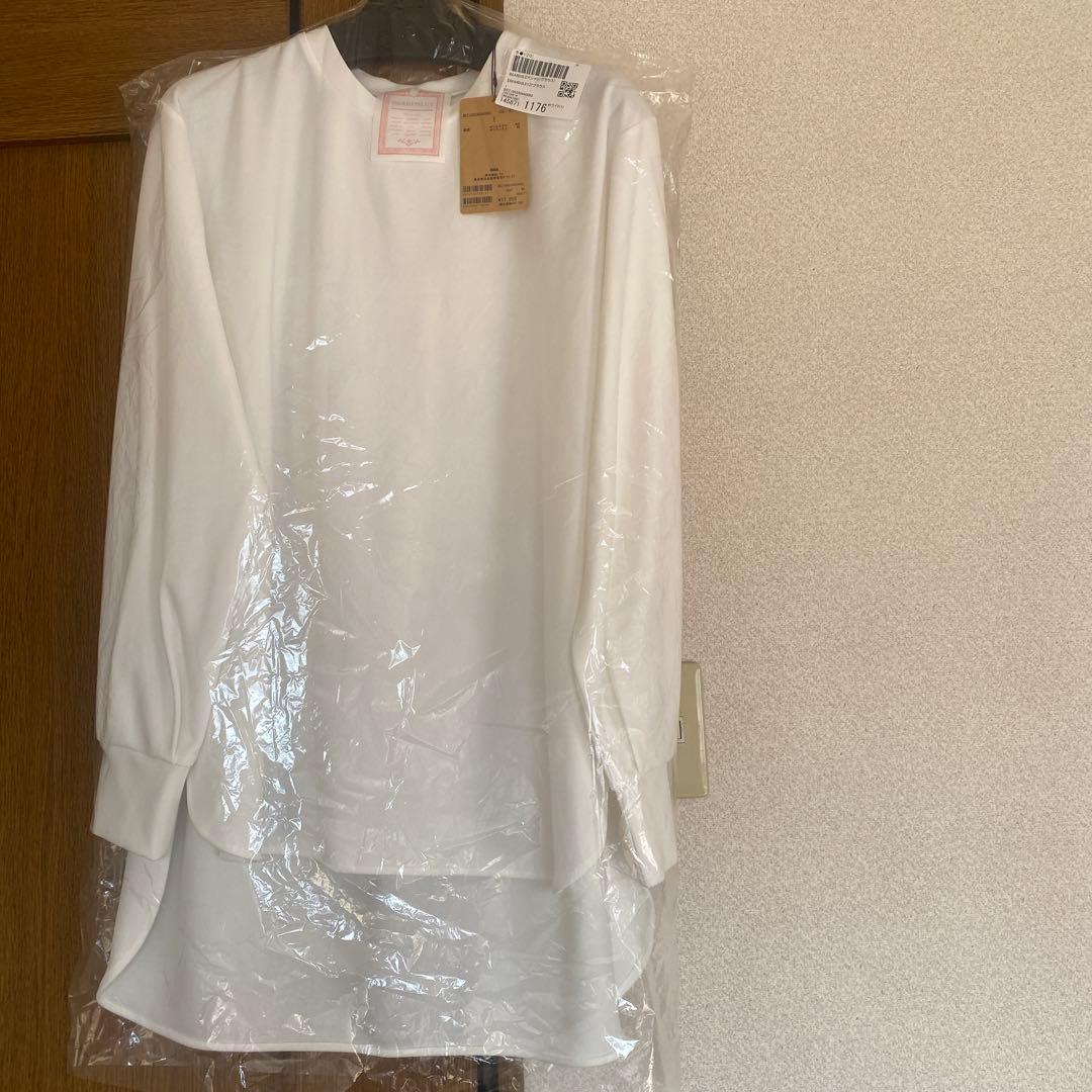 【BEARDSLEY】Tブラウス新品未使用 1サイズ