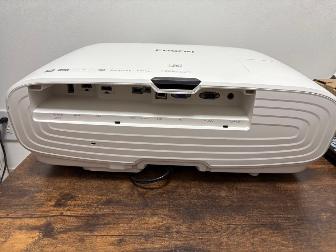 プロジェクター　エプソン　EH-TW8400 4K 本体