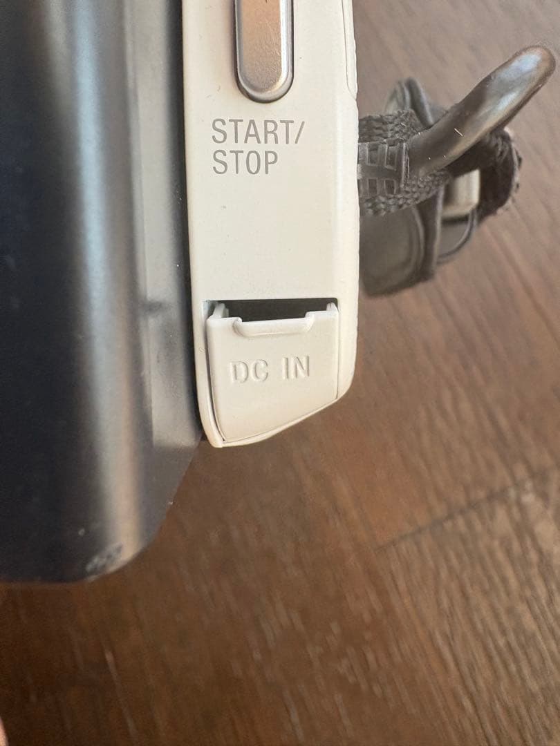 ［訳アリ］SONY HDR-CX680 ビデオカメラ本体　バッテリー付属