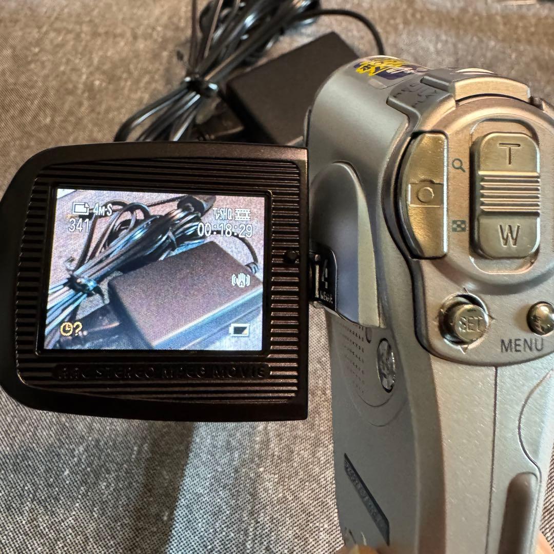 【美品】SANYOデジタルムービーカメラXacti DMX-C40