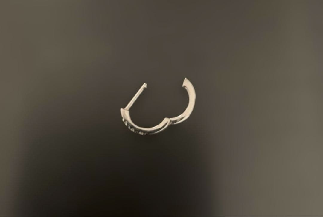 【片耳のみ】ジュエリーツツミ　K10ホワイトゴールドダイヤモンド　フープピアス