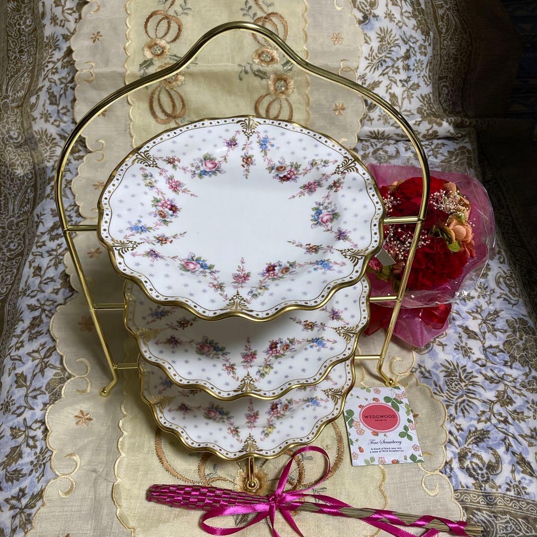 ロイヤルクラウンダービー　ロイヤルアントワネット　アフタヌーンティース