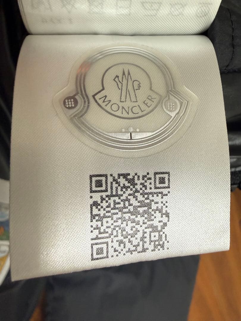 【美品】モンクレール　ダウンジャケット　カーデーレ　ブラック