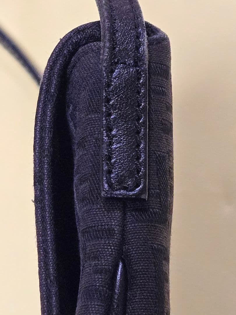 FENDI ズッキーノ柄 ショルダーバッグ斜めがけ