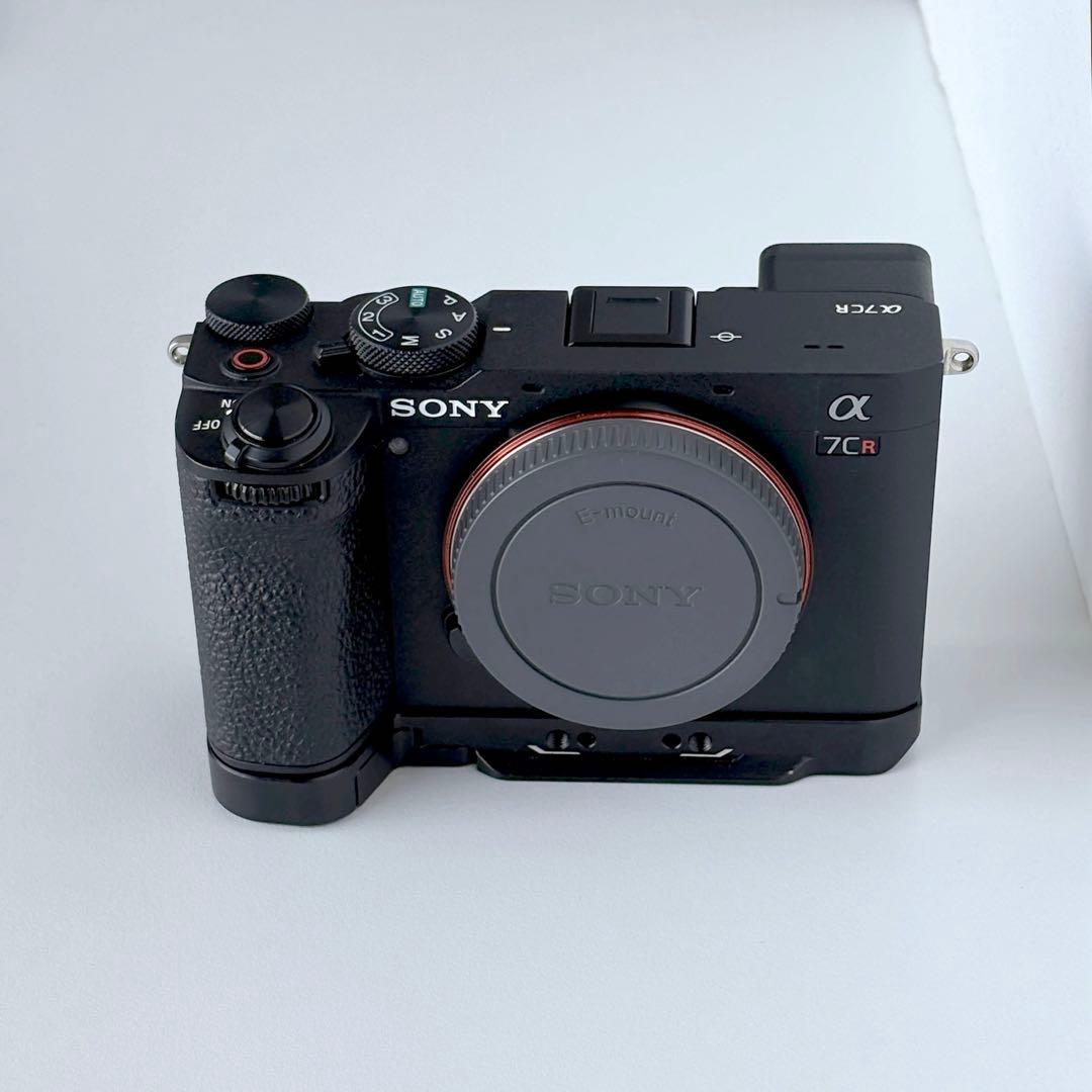 【超美品】SONY α7CR 6500万画素 本体 smallrig グリップ付