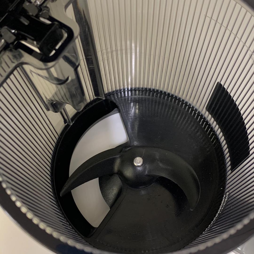 ★HUROM　スロージューサー　H-200-WBAA03　ヒューロム