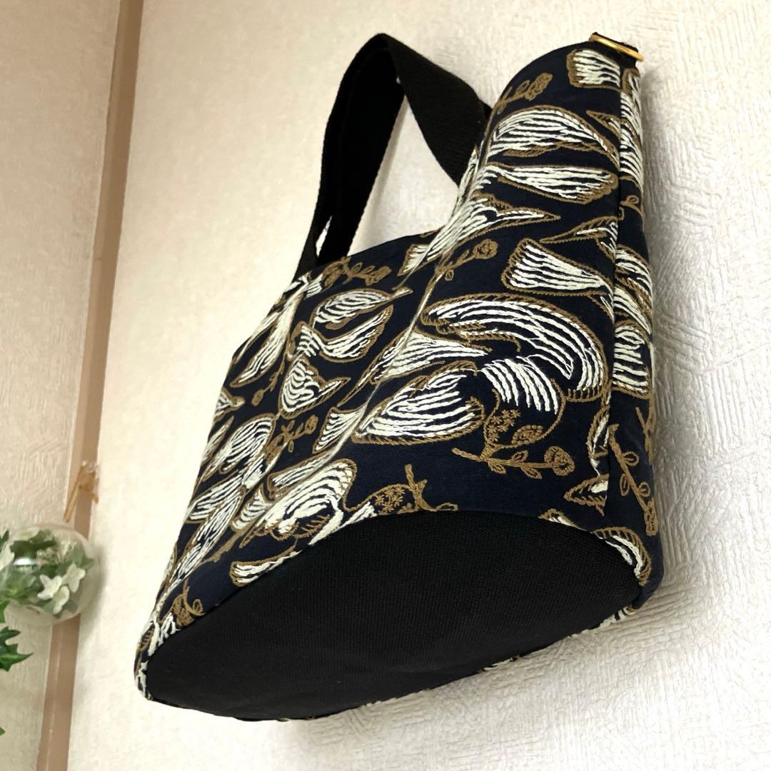 ミナペルホネン ⚮̈ following day( ネイビー）楕円底2wayトート