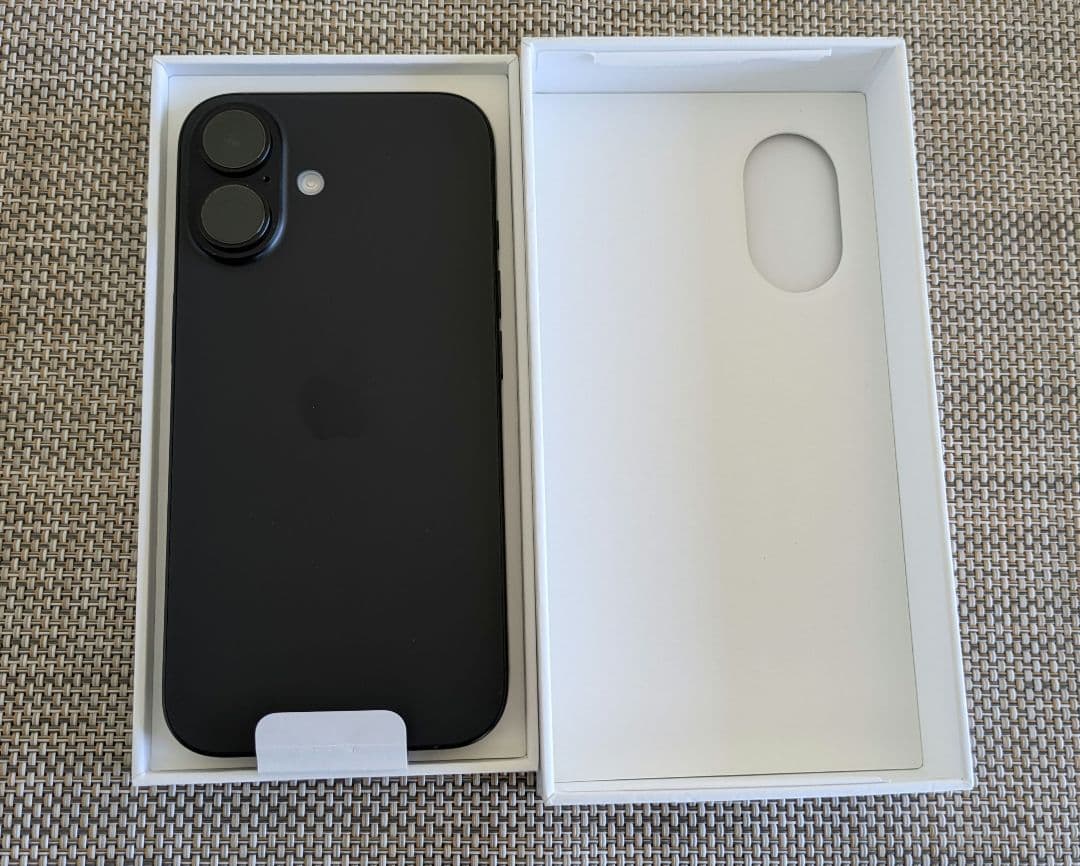 Apple iPhone16 128GB ブラック 未使用品