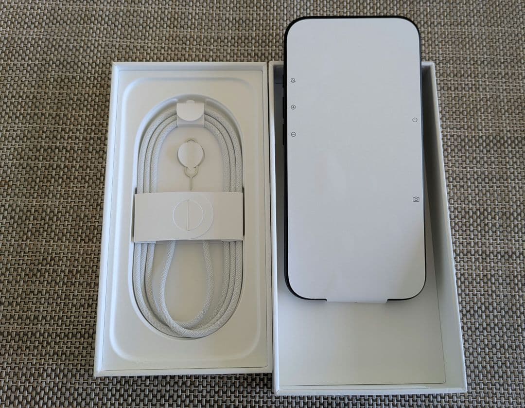 Apple iPhone16 128GB ブラック 未使用品