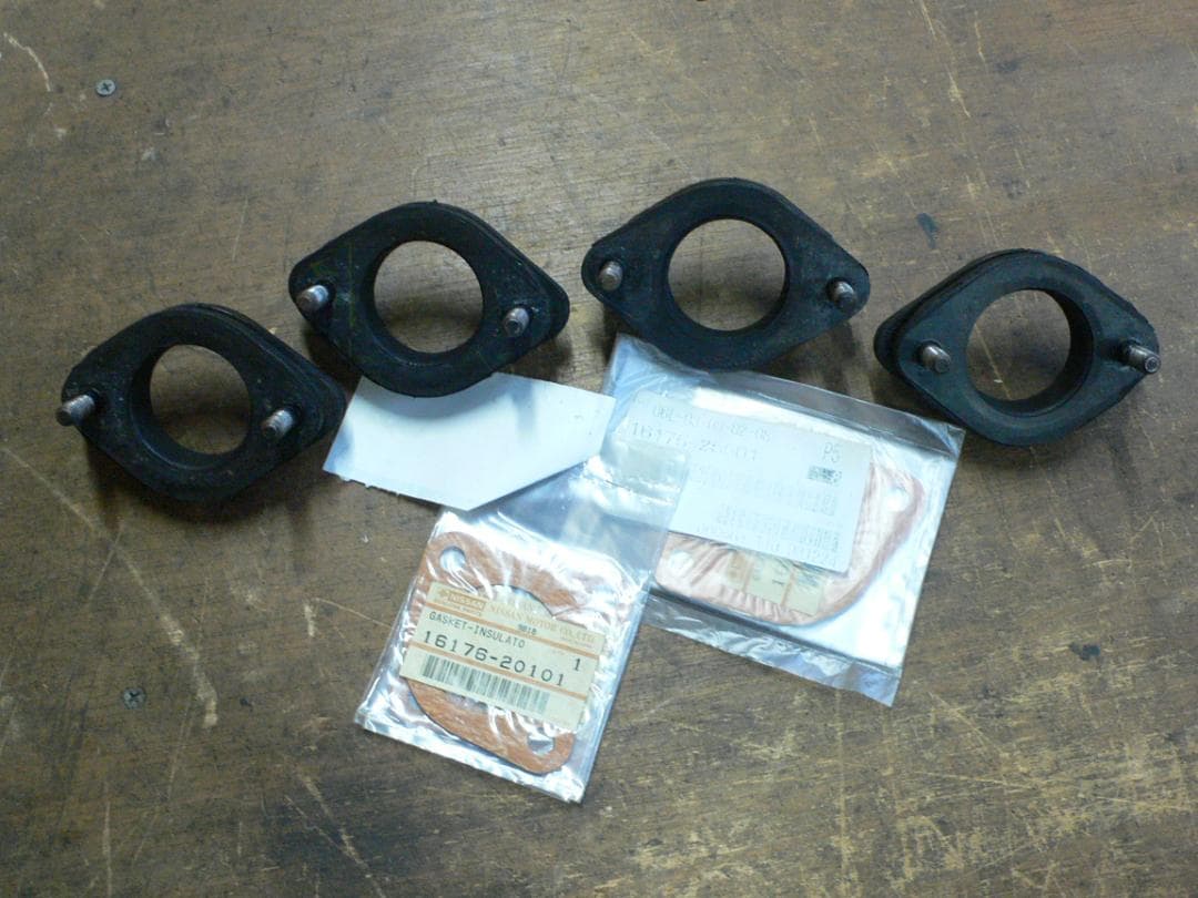 フェアレディ　U20エンジンキャブ ゴム製インシュレータ 4個セット　取り外し品