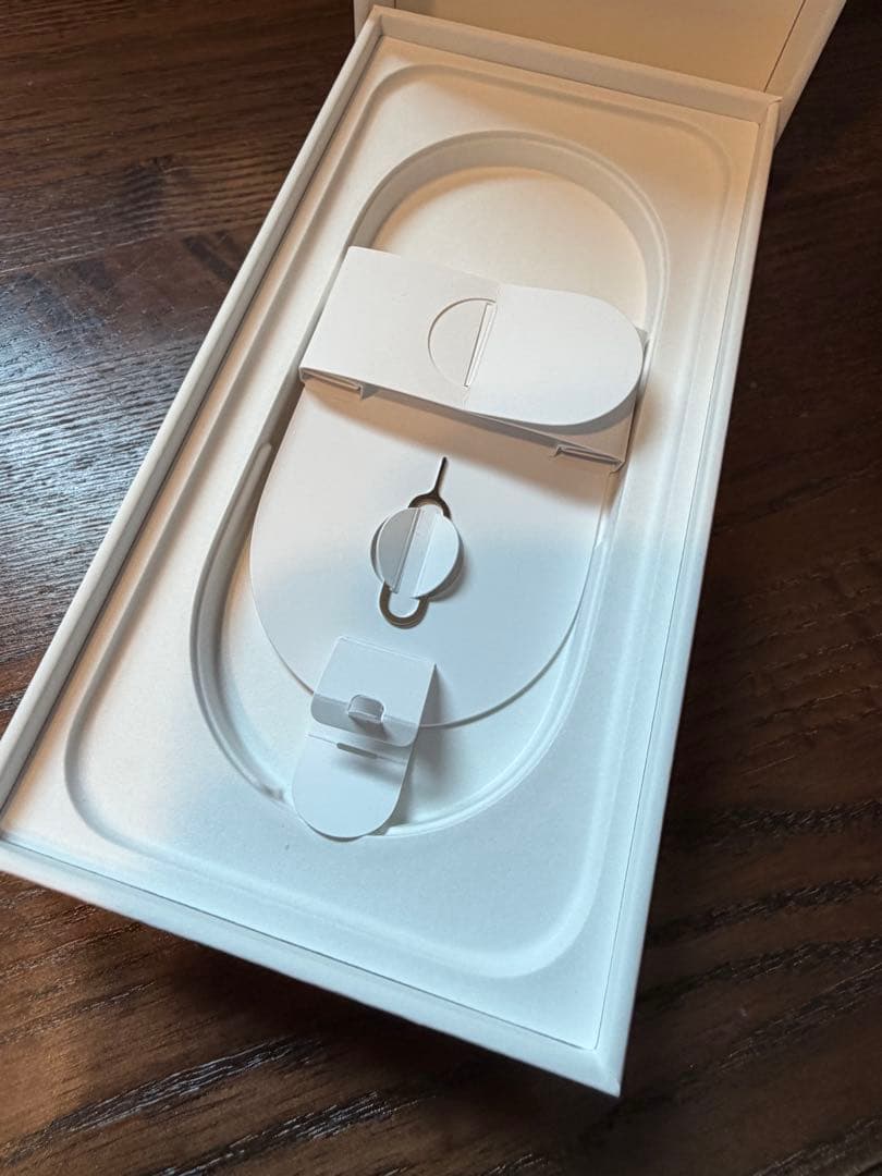 iPhone 16 pro 256GB ナチュラルチタニウム　画面不良　92%