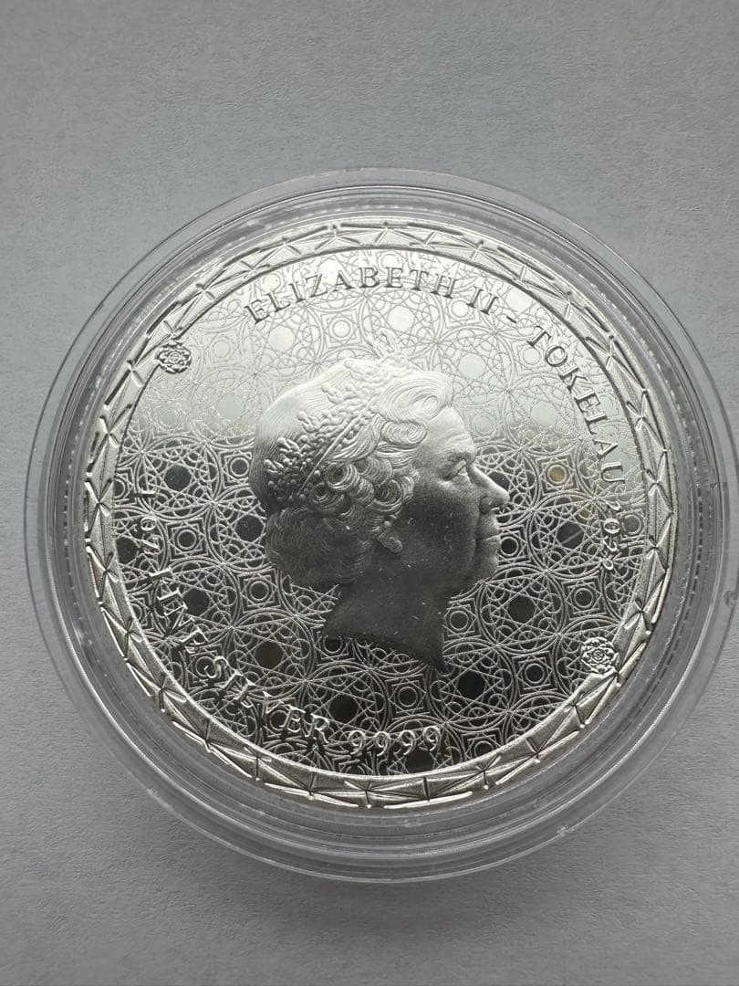 純銀　カナダ銀貨　ニュージーランド 銀貨　1OZ 9999純銀　銀貨2枚希少本物