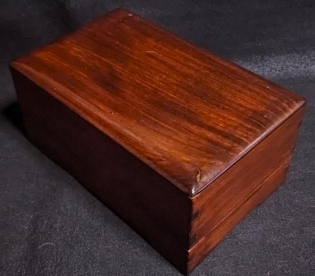 【歙州太史硯】◆水波紋・眉子紋・銀線・銀華紋の蒼黒美石◆約八吋◆唐木箱◆龍尾山