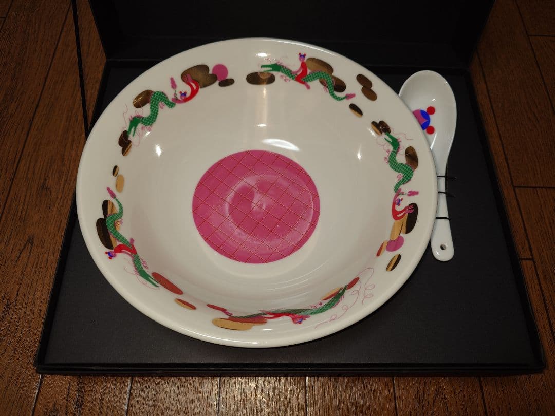 新品未使用 一乗ひかる ラーメンどんぶり＆レンゲセット 美濃焼き