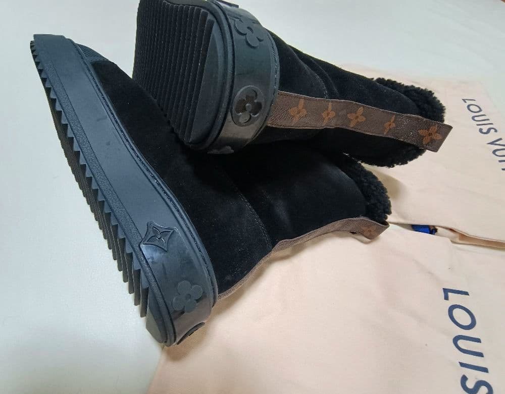 美品　Louis Vuitton ブリージーライン　ムートン　ブーツ　38　黒