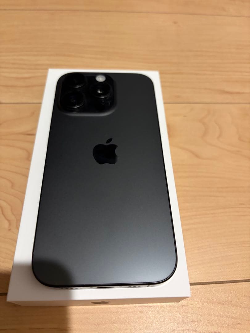 Apple iPhone 16Pro ブラックチタニウム 512GB美品