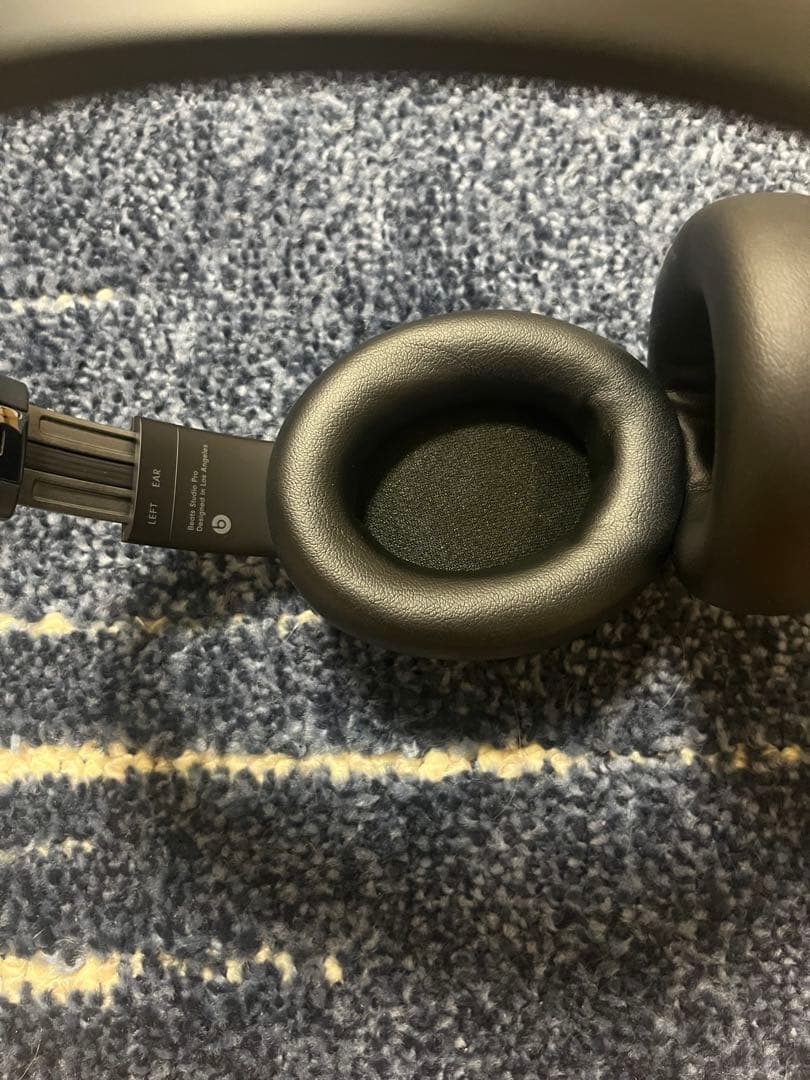 カナヅチ　 Beats ワイヤレスヘッドホン ブラック