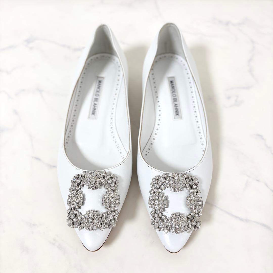 美品 マノロブラニク 34 1/2 ハンギシ フラットパンプス レザー ホワイト