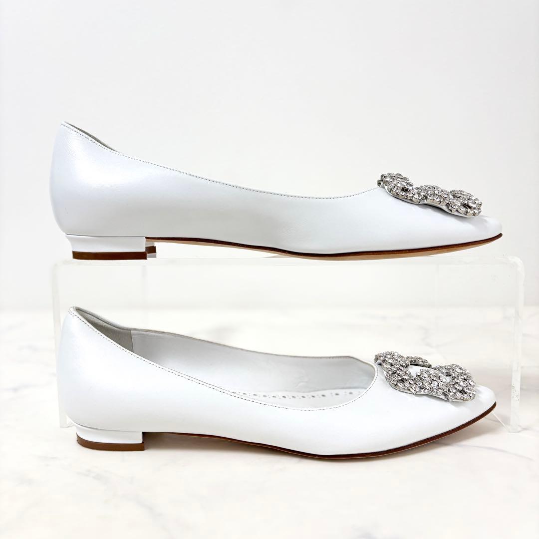 美品 マノロブラニク 34 1/2 ハンギシ フラットパンプス レザー ホワイト