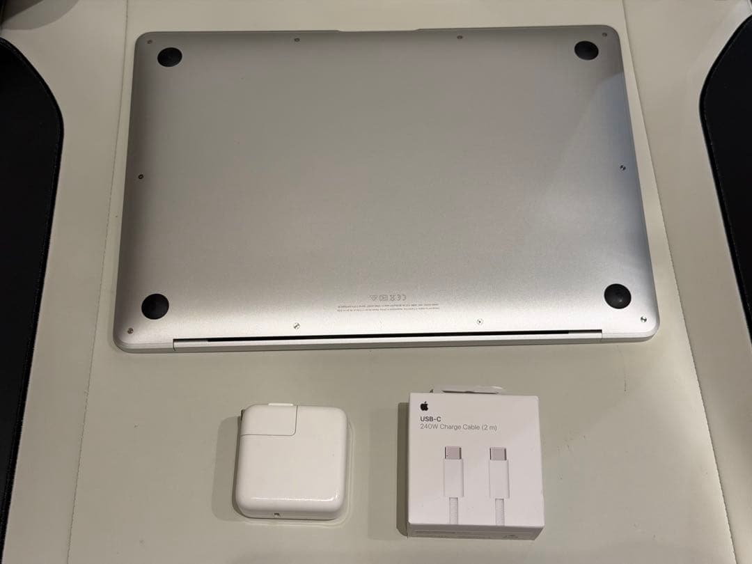 Apple MacBook Air (M1, 2020) シルバー本体 US