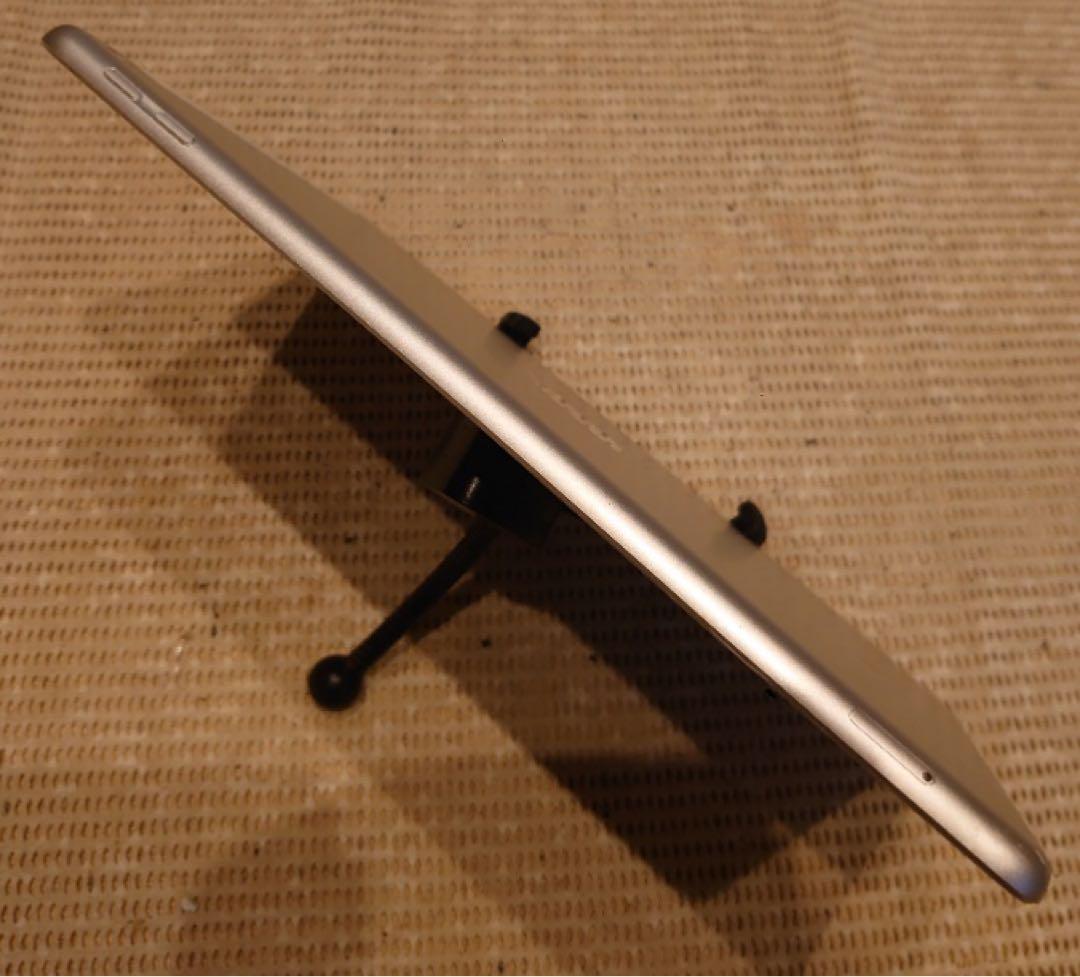 完動品SIMフリーiPad第5世代(A1823)本体32GB送料込WHLJK