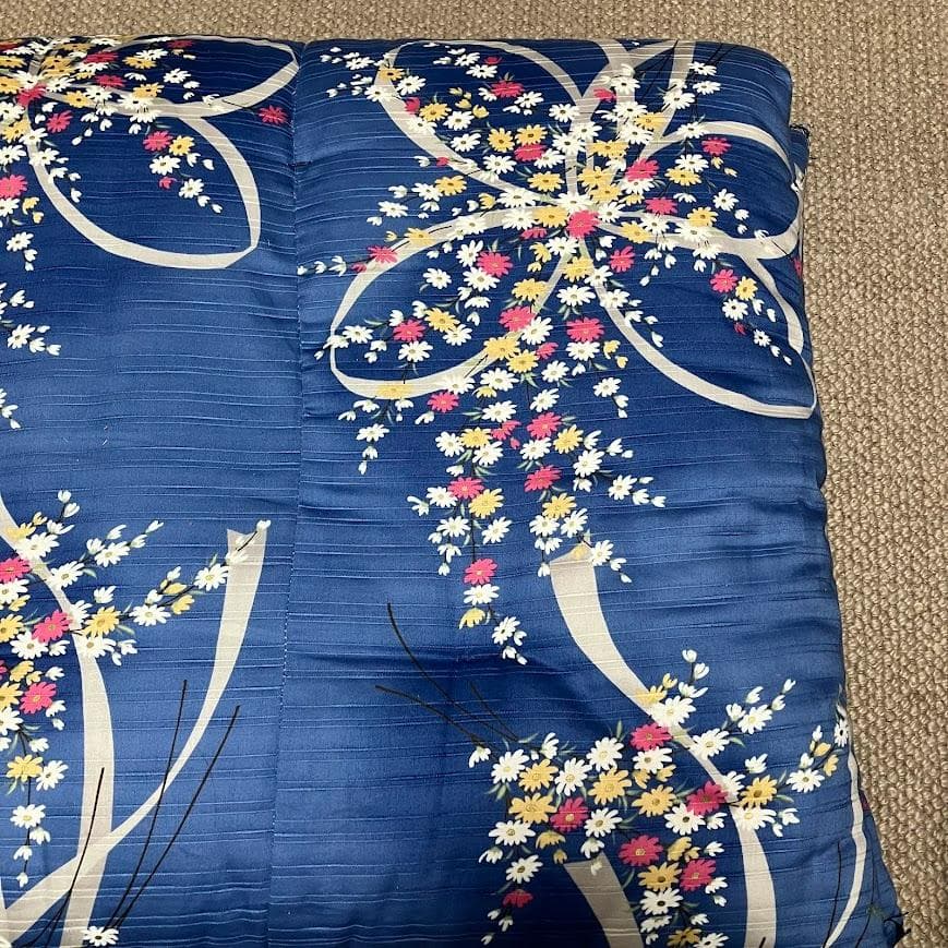 青色花柄シルク風敷き布団 　シングルサイズ