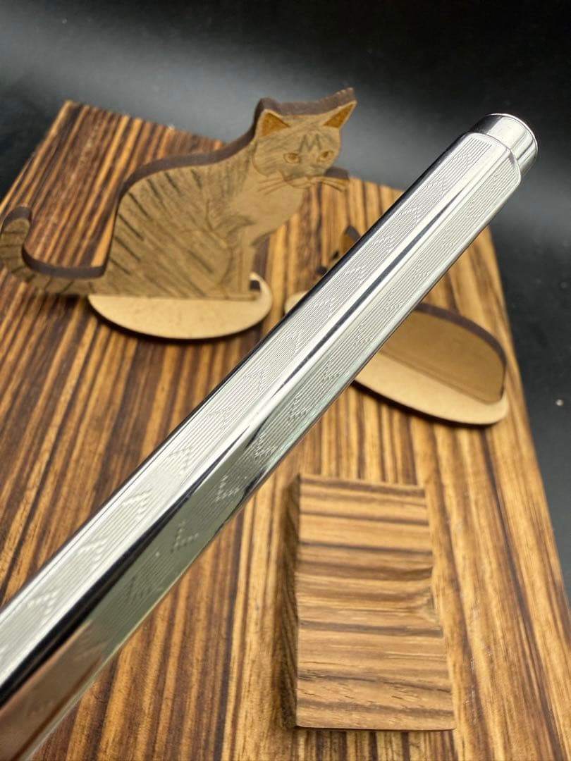 Caran d'Ache ローラーボール エクリドール シェブロン