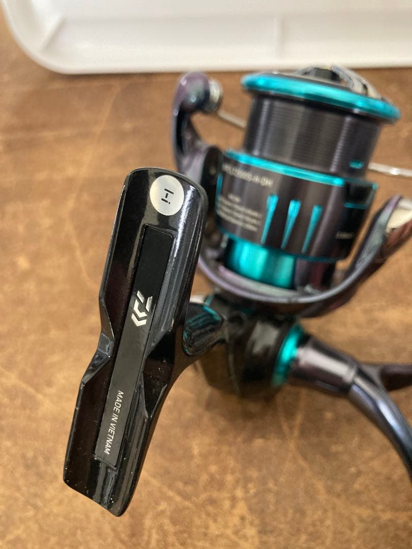 エメラルダス　RX FC LT2500S-H-DH 中古　ダイワ　エギング