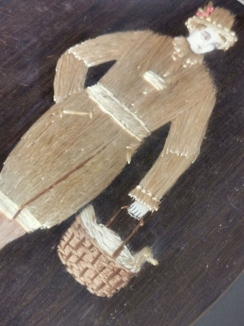 アンティーク 美しいシルク刺繍絵 額装 オランダ民族衣装/正装 少年と籠とアヒル