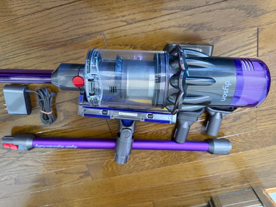 期間限定値下げ中 V12 SV18 ダイソンスティッククリーナー　完動良品