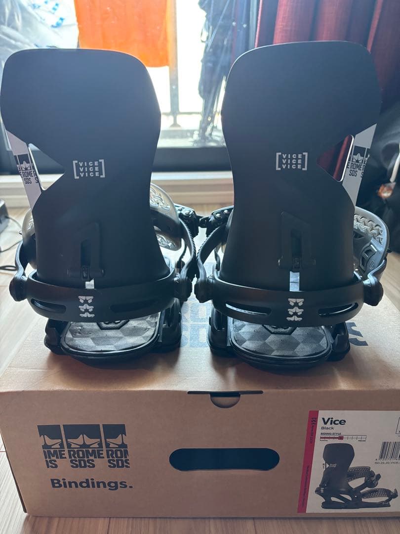 ROME SDS Vive スノーボード ビンディング ブラック　右部品欠損あり