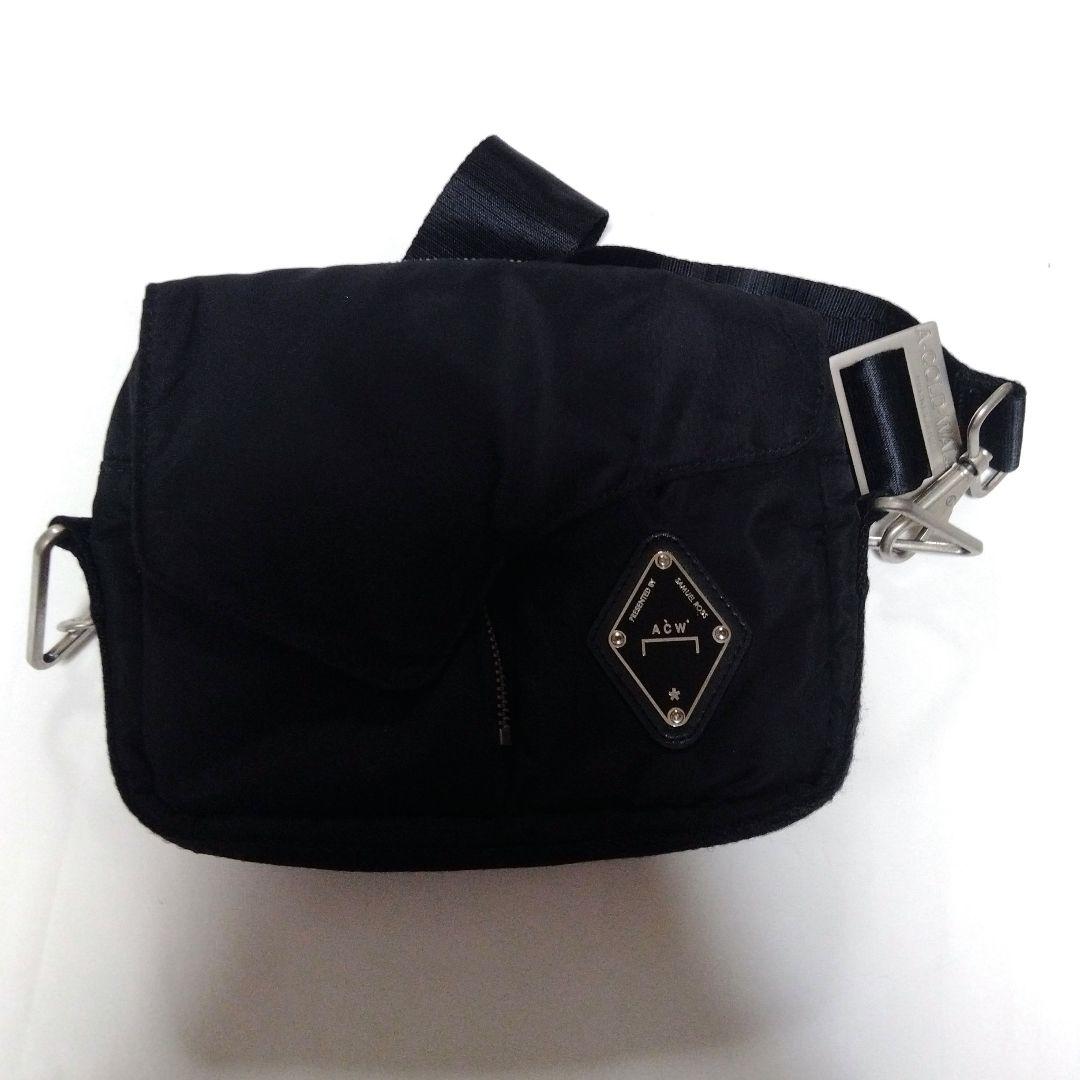極美品　A-COLD-WALL* ブラックショルダーバッグ
