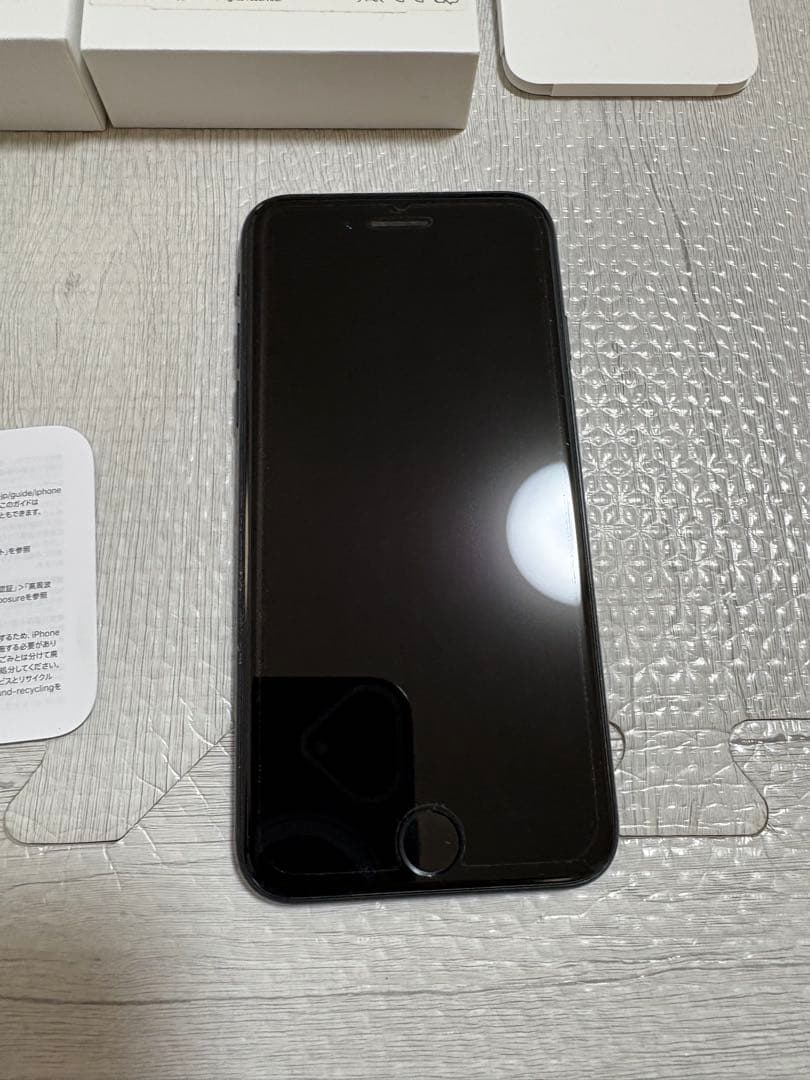 Apple iPhone SE (第3世代) ミッドナイト　128GB 本体