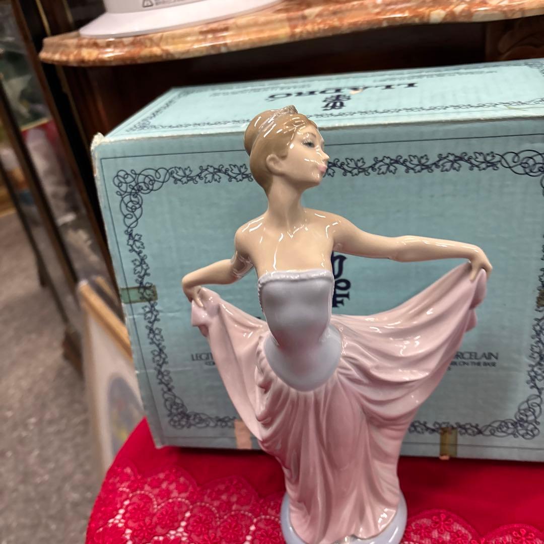 リヤドロ・ 陶器フィギュア 約25cm