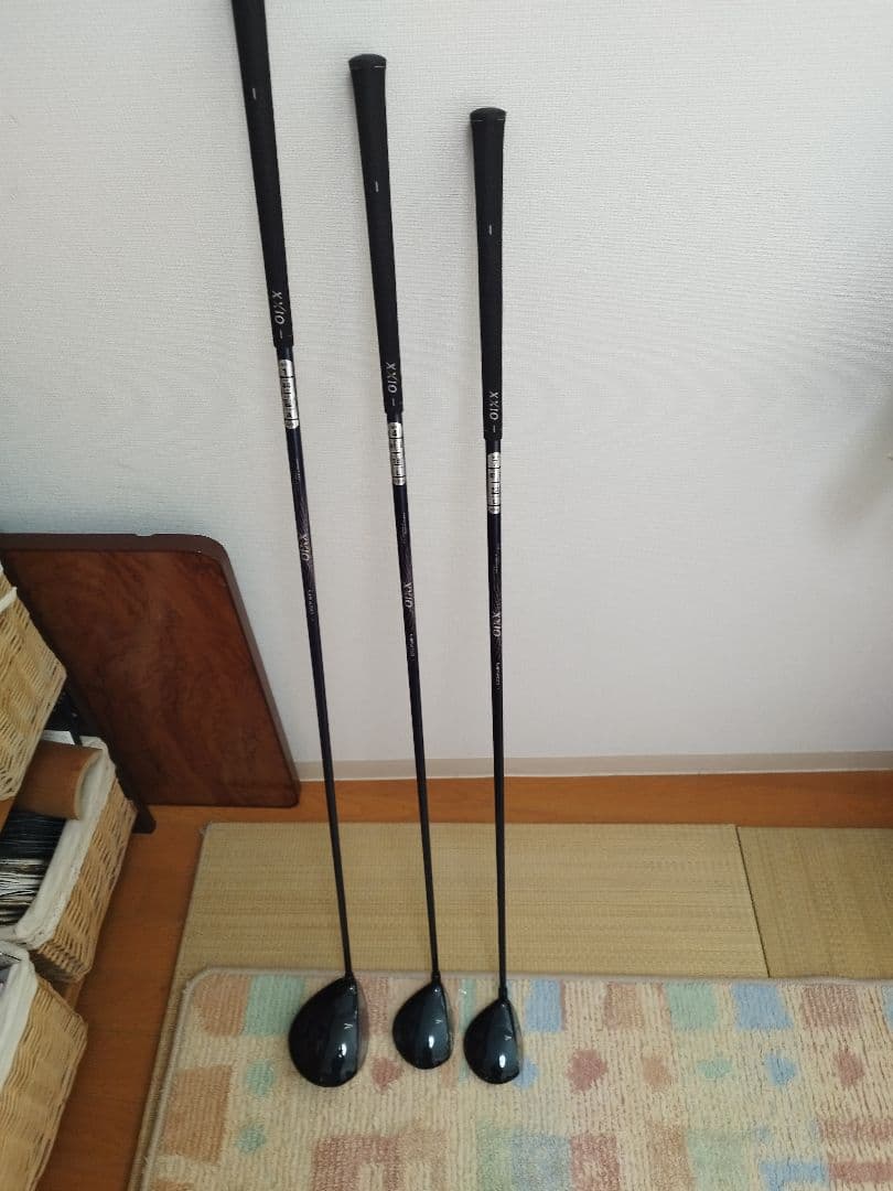 女性用ゼクシオゴルフフルセット　 ブラック&ホワイト　キャディーバッグ