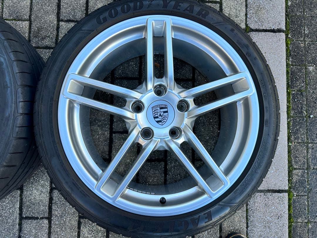 【バリ溝 N0 承認】ポルシェ 991 純正 19inグッドイヤーホイールセット