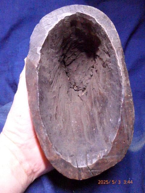 大変古い猿の木製面です。伎楽などの催事用の面。民芸です