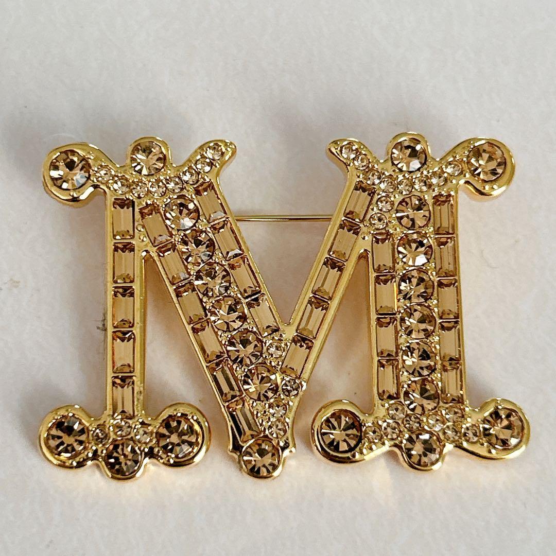 美品【Max Mara】　マックスマーラ　ブローチ　Mロゴ