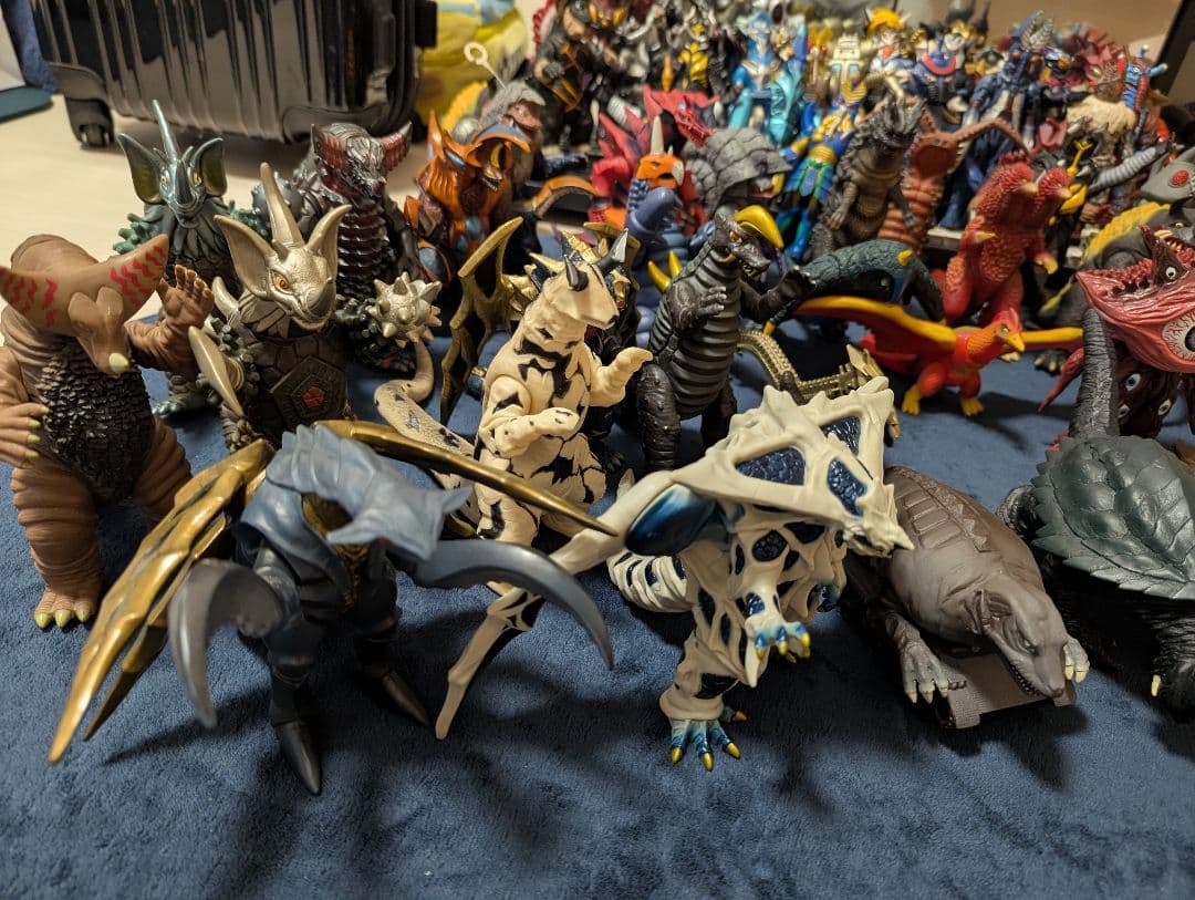 さ*ー様 ウルトラマンシリーズ 怪獣フィギュアセット 好きな10体まとめ売りか(