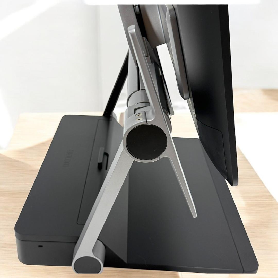 美品 ワコム Cintiq Pro24 DTK-2420/K0 エルゴスタンド付