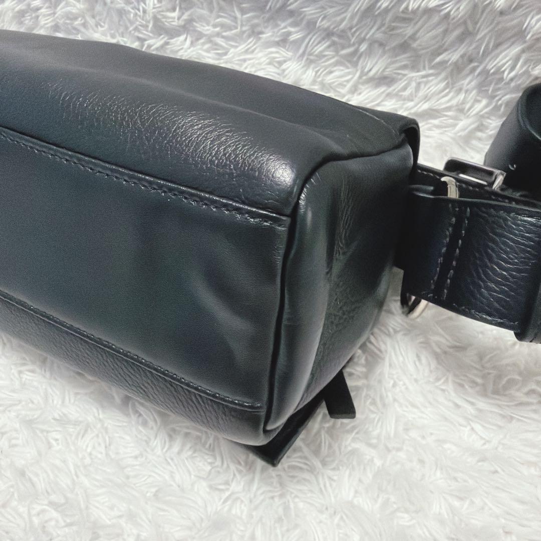 【タグ付き】BEARDSLEY ビアズリー レザー　ボディバッグ