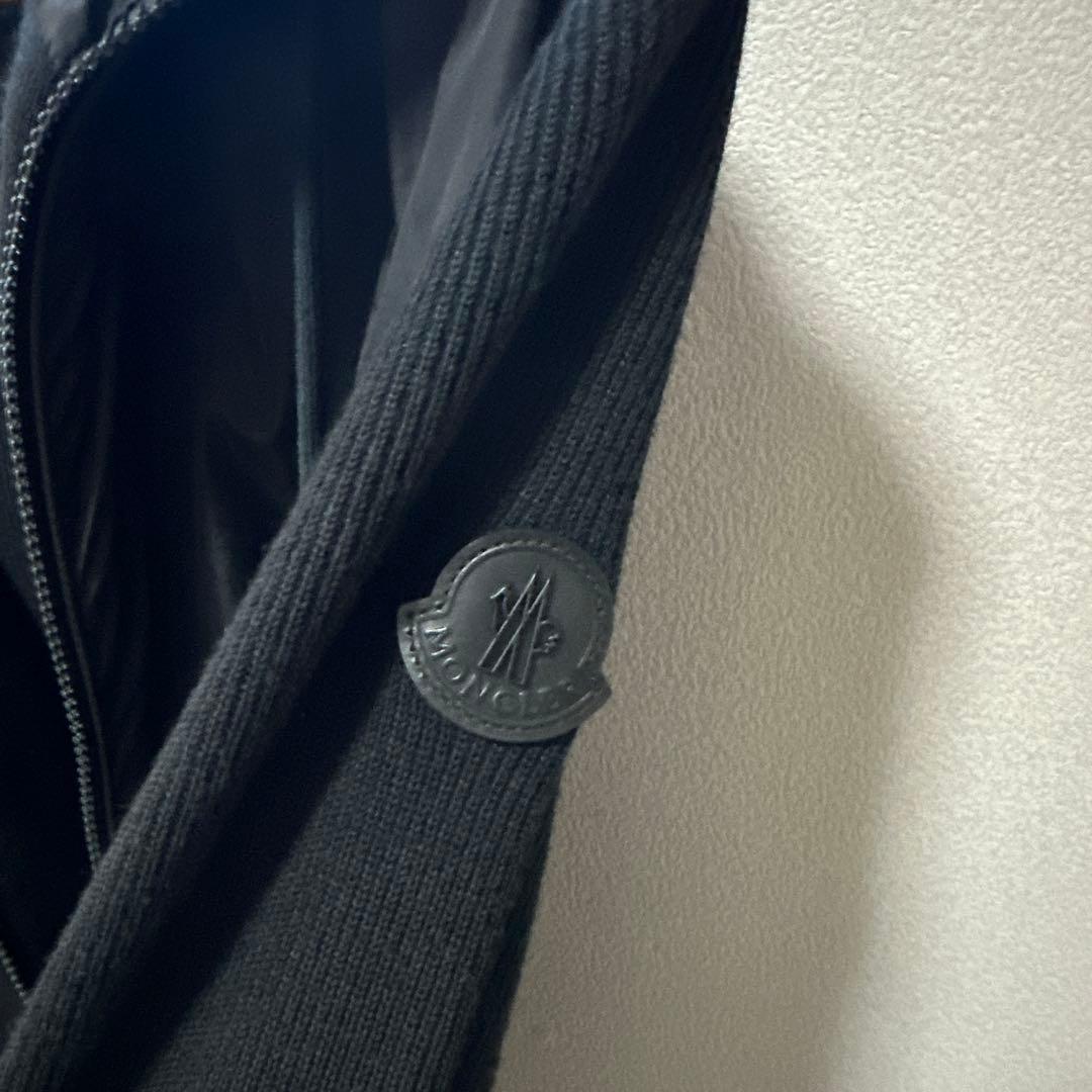 MONCLER フード付きブラックジャケット