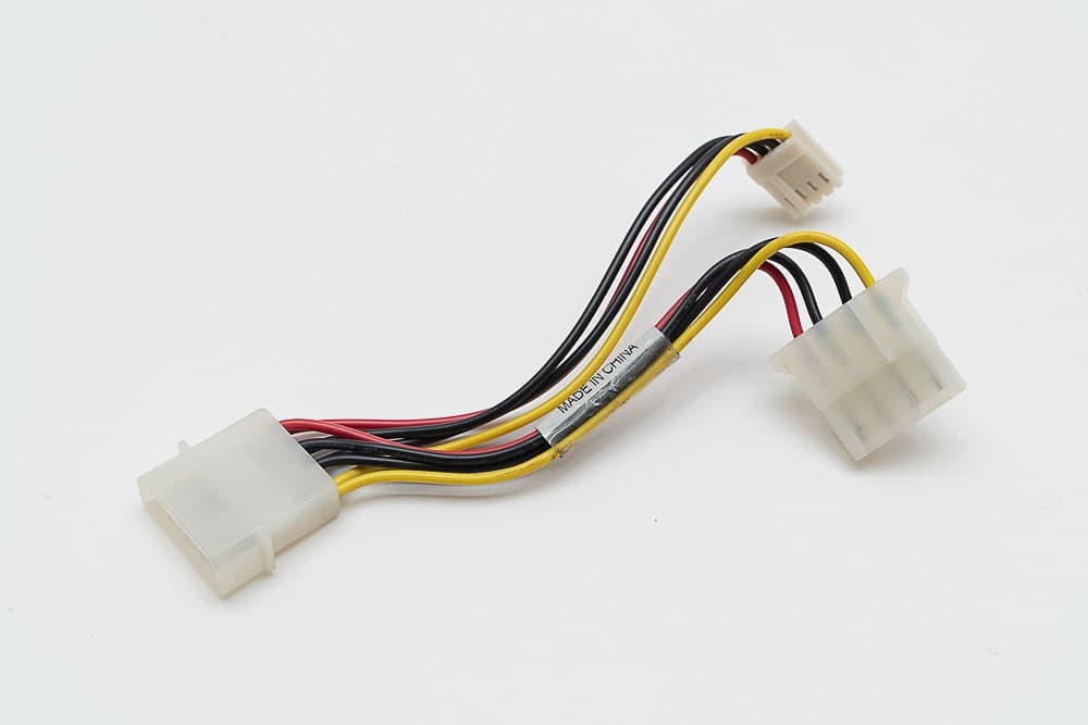 ACARD Technology SCSI LVD ⇔ IDE 変換アダプタ