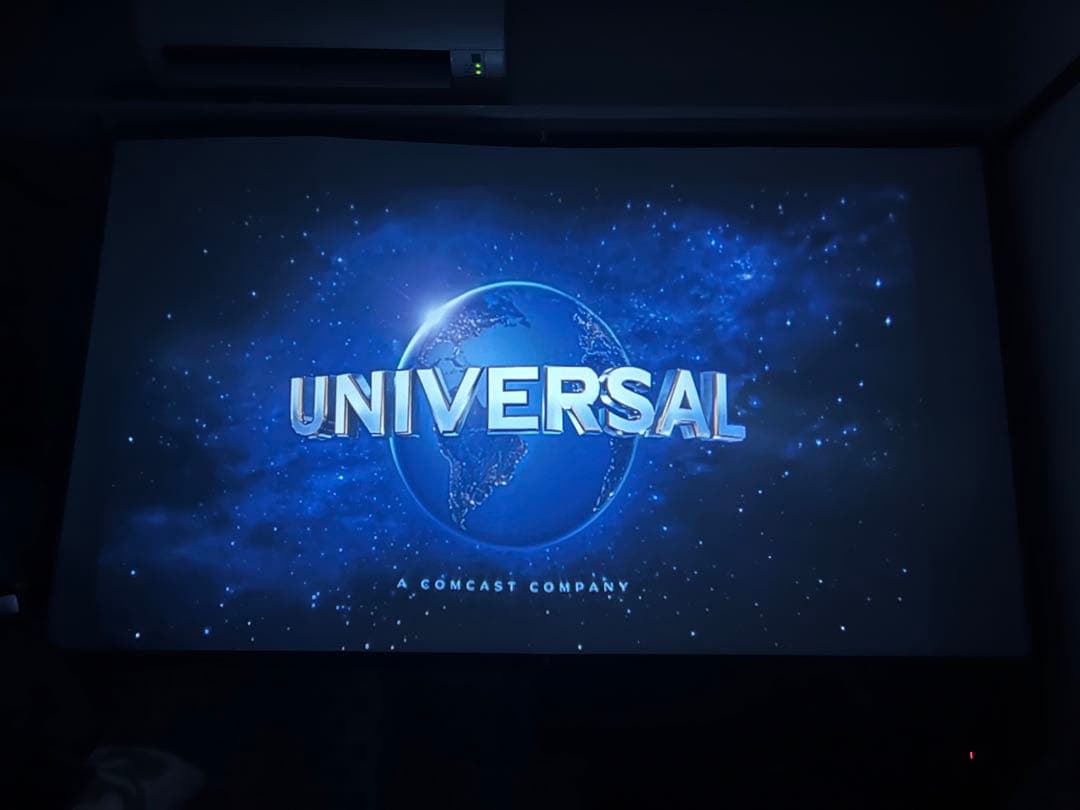 プロジェクター & スクリーン 家庭用 新品同様 セットor単品ok !!