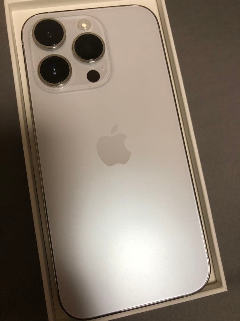 ラ*ン様 iPhone 14 pro シルバー 128GB 本体　Apple s