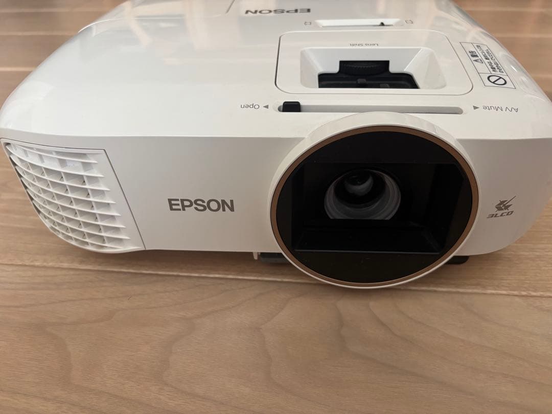 EPSON ホームプロジェクター dreamio EH-TW5650