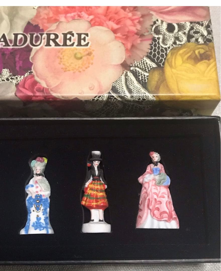 LADUREE ラデュレ 2010年 フェーヴ